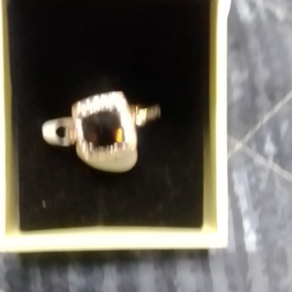 Ring - Picture 3 of 6